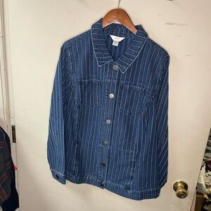 Cjbanks long sleeve, button down, size 1 X ladies cotton denim jacket